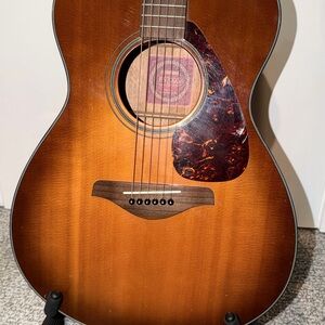 Yamaha FS700S Acoustic Guitar with Spruce Top